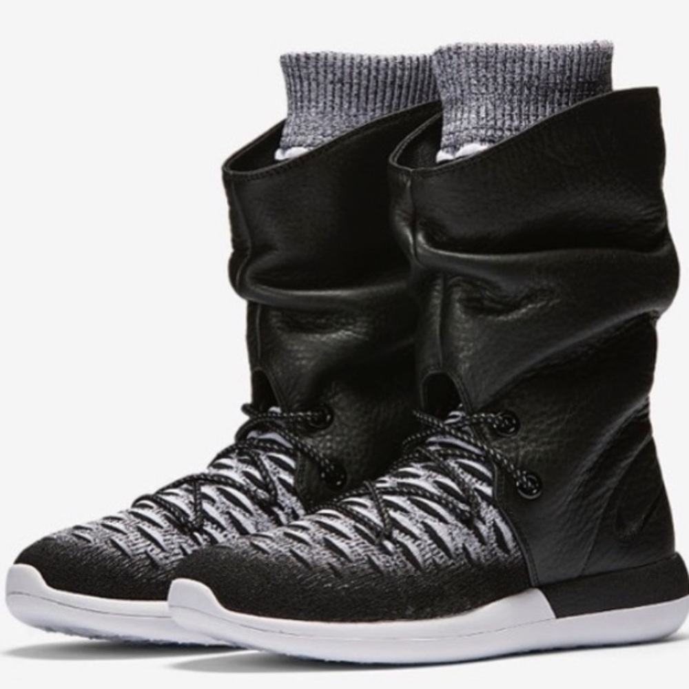 NIKE W ROSHE TWO HI FLYKNIT, excellent condition